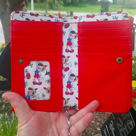 LOUNGEFLY👑 DISNEY PINOCCHIO & JIMINI CRICKET WALLET - Picture 3 of 6